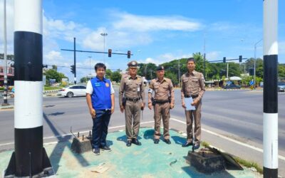 พ.ต.อ.อานุภาพ ผิวอ่อน รอง ผบก.ภ.จว.ยโสธร พร้อมด้วย พ.ต.ท.มงคล บุรีศรี สว.จร.สภ.เมืองยโสธร เจ้าหน้าที่ตำรวจจราจร ,เจ้าหน้าที่ฝ่ายปกครอง อำเภอเมืองยโสธร ร่วมกันวิเคราะห์สาเหตุการเกิดอุบัติเหตุ และแนวทางการแก้ไขเพื่อป้องกันและลดอุบัติเหตุทางถนน ที่ สี่แยกเทคนิค