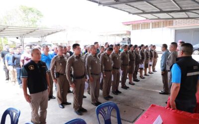 พล.ต.ต.ภิรมย์ สวนทอง ผบก.ภ.จว.ยโสธร พร้อมด้วย พ.ต.อ.อดิเทพ พิชาดุลย์ รอง ผบก.ภ.จว.ยโสธร, พ.ต.อ.สานิตย์ ไชยสถิตย์ รอง ผบก.ภ.จว.ยโสธร, พ.ต.อ.วีรพล เจริญวิศาล ผกก.ฝอ.ภ.จว.ยโสธร, พ.ต.อ.ภูมิ ทองโพธิ์ ผกก.สส.ภ.จว.ยโสธร, พ.ต.อ.ธนกฤต อัฒจักร ผกก.(สอบสวน)กลุ่มงานสอบสวน ภ.จว.ยโสธร, พ.ต.อ.เทอดไทย เข็มทอง ผกก.(สอบสวน)กลุ่มงานสอบสวน ภ.จว.ยโสธร, ปปส.จว.ยโสธร, ปกครองจังหวัดฯ, สาธารณสุขจังหวัดยโสธร ข้าราชการตำรวจ กก.สส.ภ.จว.ยโสธร และ ฝอ.ภ.จว.ยโสธร นำข้าราชการในสังกัดตรวจปัสสาวะ ตามโครงการตำรวจสีขาว ตำรวจภูธรจังหวัดยโสธร