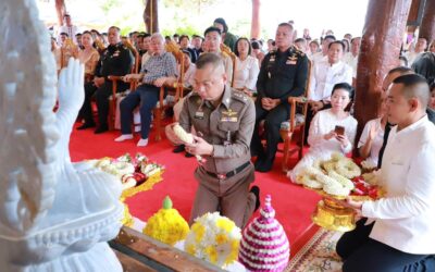 พล.ต.ต.ภิรมย์ สวนทอง ผบก.ภ.จว.ยโสธร พร้อมด้วย พ.ต.อ.อดิเทพ พิชาดุลย์ รอง ผบก.ภ.จว.ยโสธร, พ.ต.อ.วีรพล เจริญวิศาล ผกก.ฝอ.ภ.จว.ยโสธร, พ.ต.อ.ประสิทธิ์ เพชรรัตน์ ผกก.สภ.เมืองยโสธร, ข้าราชการตำรวจผู้ปฏิบัติหน้าที่อำนวยความสะดวกด้านการจราจร, รักษาความปลอดภัยฯ, หน.ส่วนราชการในจังหวัดยโสธร และพุทธศาสนิกชน ร่วมให้การต้อนรับ พล.ท.บุญสิน พาดกลาง แม่ทัพภาคที่ 2