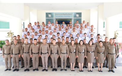 พล.ต.ต.ภิรมย์ สวนทอง ผบก.ภ.จว.ยโสธร พร้อมด้วย พ.ต.อ.เศวก โพนทัน รอง ผบก.ภ.จว.ยโสธร, พ.ต.อ.บุรภัช บุรีภักดี รอง ผบก.ภ.จว.ยโสธร, พ.ต.อ.วีรพล เจริญวิศาล ผกก.ฝอ.ภ.จว.ยโสธร, พ.ต.อ.เทอดไทย เข็มทอง ผกก.(สอบสวน)กลุ่มงานสอบสวน ภ.จว.ยโสธร, พ.ต.อ.ประสิทธิ์ เพชรรัตน์ ผกก.สภ.เมืองยโสธร และข้าราชการตำรวจในสังกัด ภ.จว.ยโสธร ร่วมพิธีถวายสัตย์ปฏิญาณเพื่อเป็นข้าราชการที่ดีของแผ่นดิน เนื่องในโอกาส เฉลิมพระชนมพรรษา 28 กรกฎาคม 2568