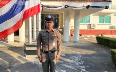 พ.ต.อ.สานิตย์ ไชยสถิตย์ รอง ผบก.ภ.จว.ยโสธร/รับผิดชอบงาน (Local CAT) พร้อมด้วย พ.ต.ท.สมศักดิ์ ทองป้อง รอง ผกก.(สอบสวน) สภ.ทรายมูล/หน. (Local CAT) ภ.จว.ยโสธร ตรวจความพร้อม – การแต่งกาย ทรงผม และตรวจนับจำนวน ของข้าราชการตำรวจผู้ปฏิบัติหน้าที่ถวายความปลอดภัยในพื้นที่ (Local CAT) ก่อนออกเดินทางเข้ารับการฝึกอบรม “หลักสูตรกำลังพลทบทวน” ประจำปีงบประมาณ พ.ศ.2569